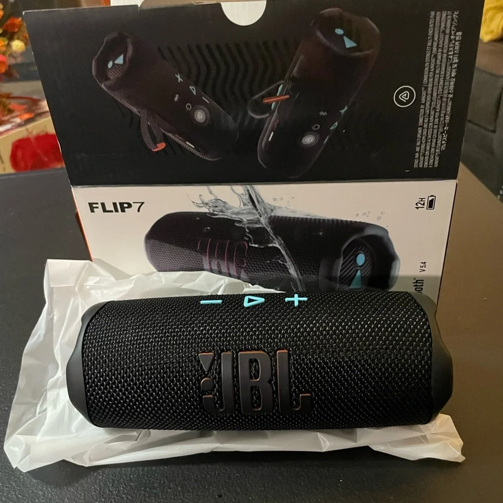 JBL Flip 7 Portable Speaker in Black - Picture 6 of 7